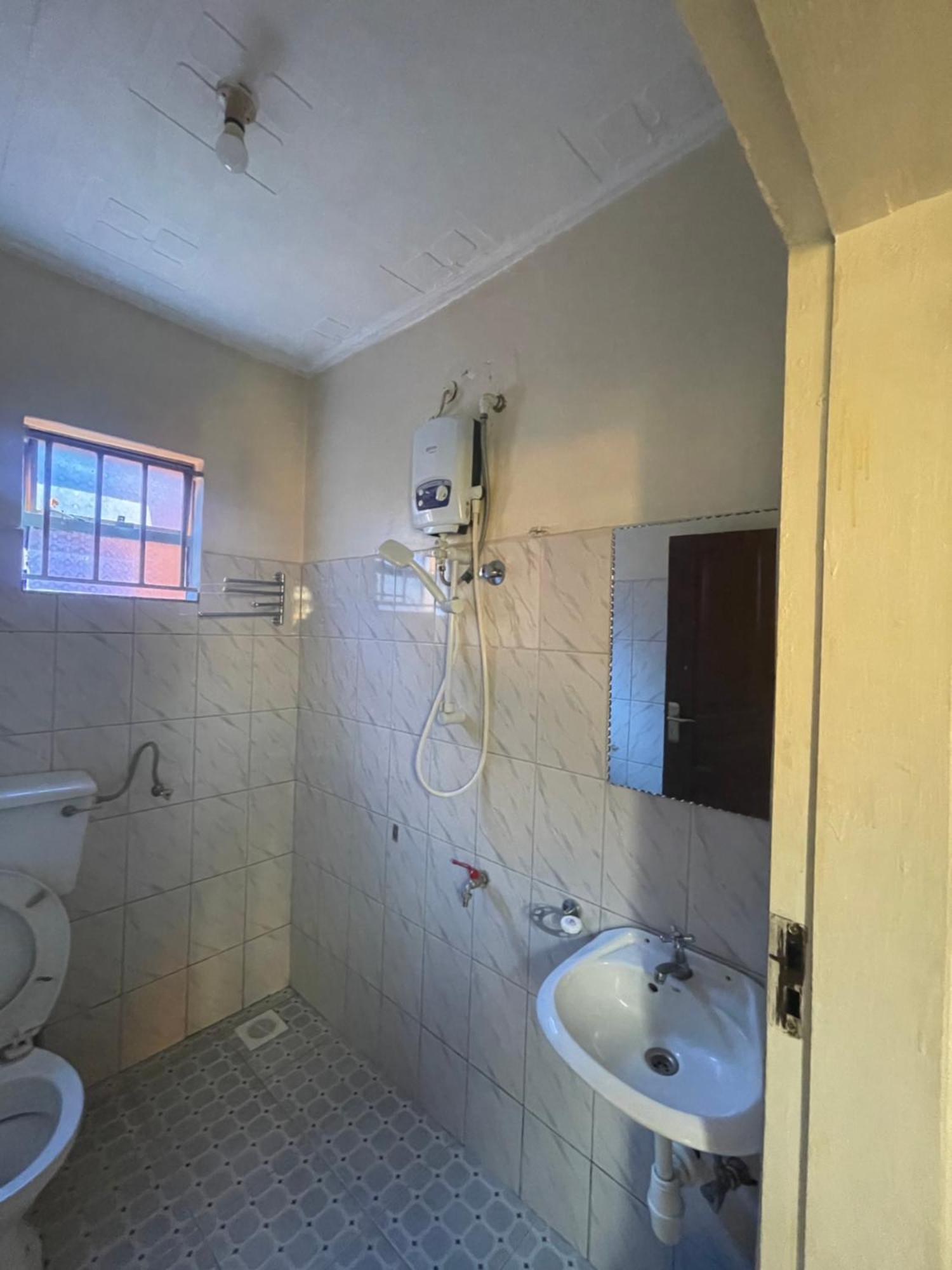 Suba Motel Kihihi Εξωτερικό φωτογραφία