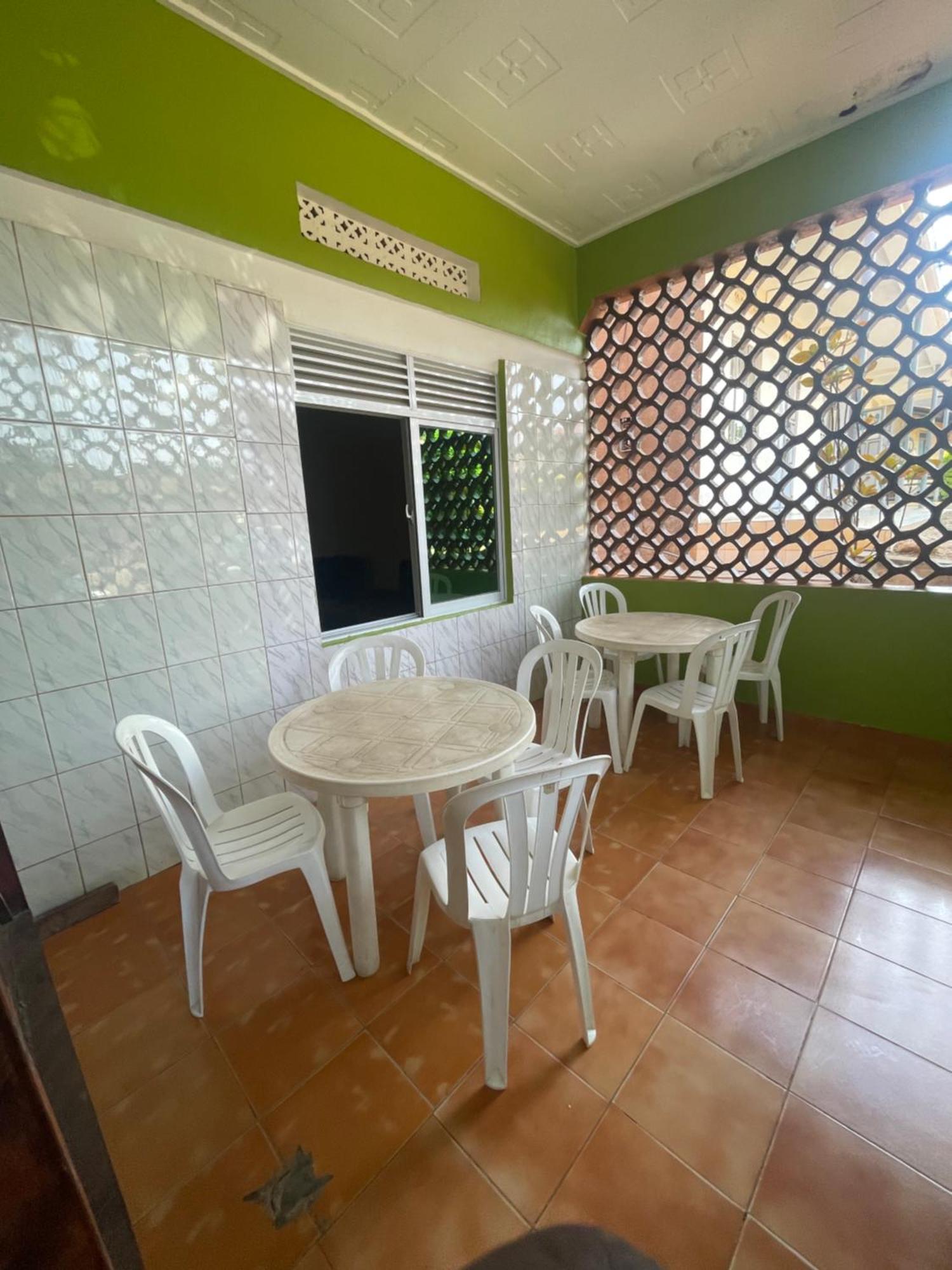 Suba Motel Kihihi Εξωτερικό φωτογραφία