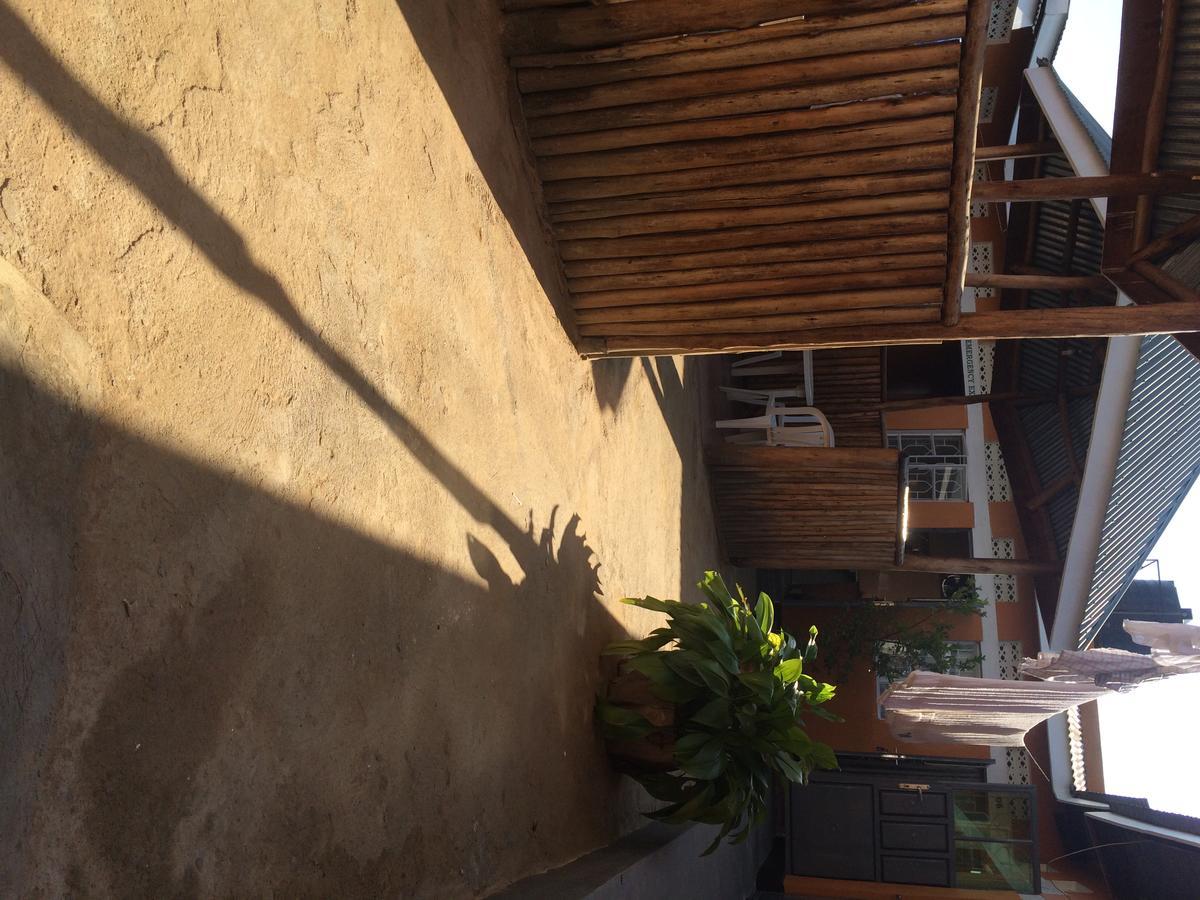 Suba Motel Kihihi Εξωτερικό φωτογραφία